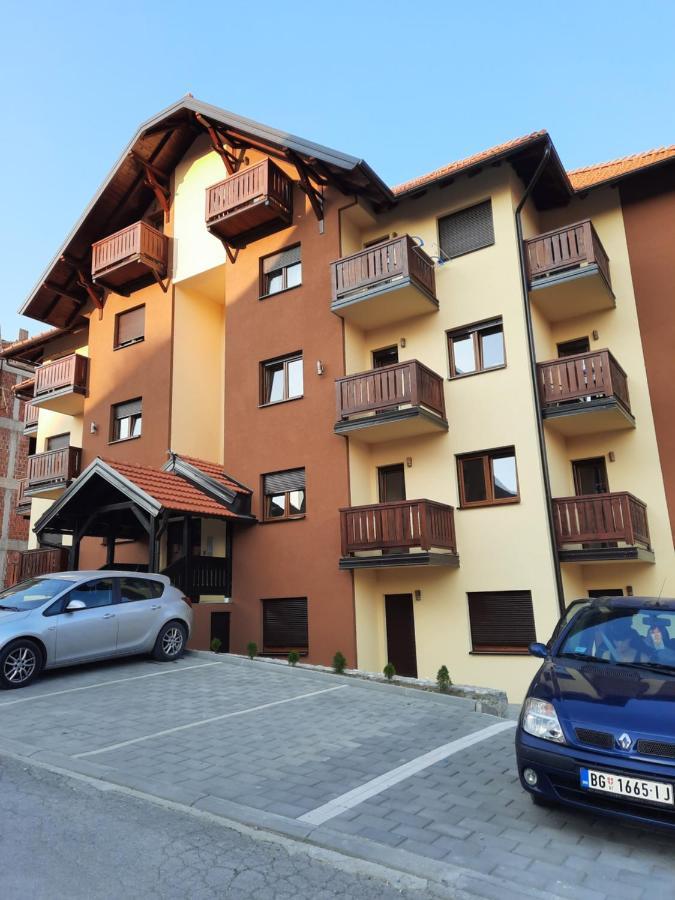 Popovic Apartment *